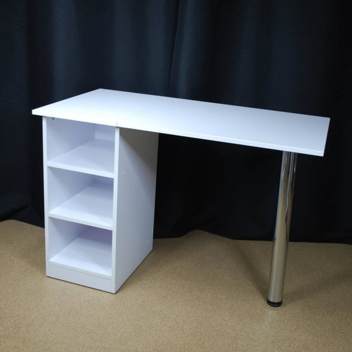 Manicure table