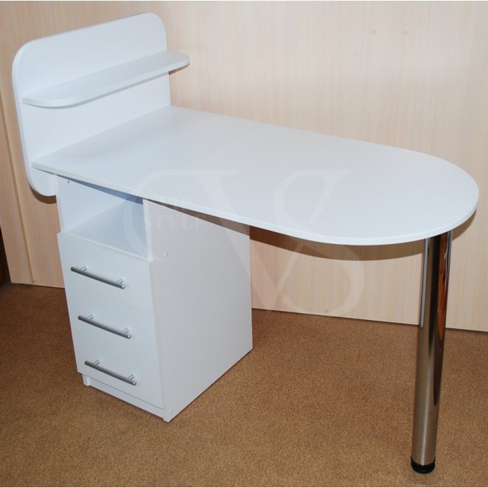 Table manicure folding with a shelf for varnishes