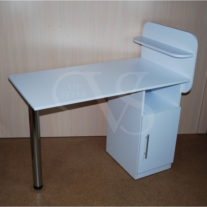 Folding manicure table with one shelf