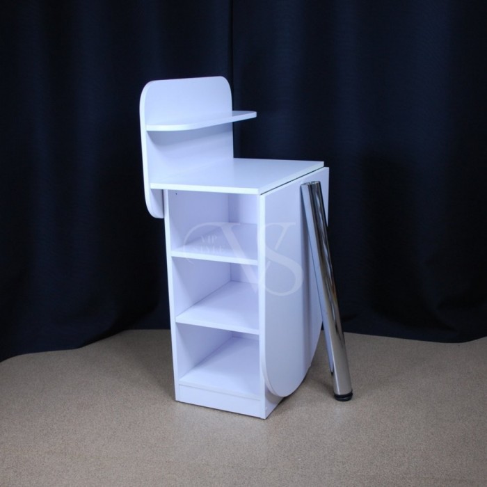 Manicure table with shelf